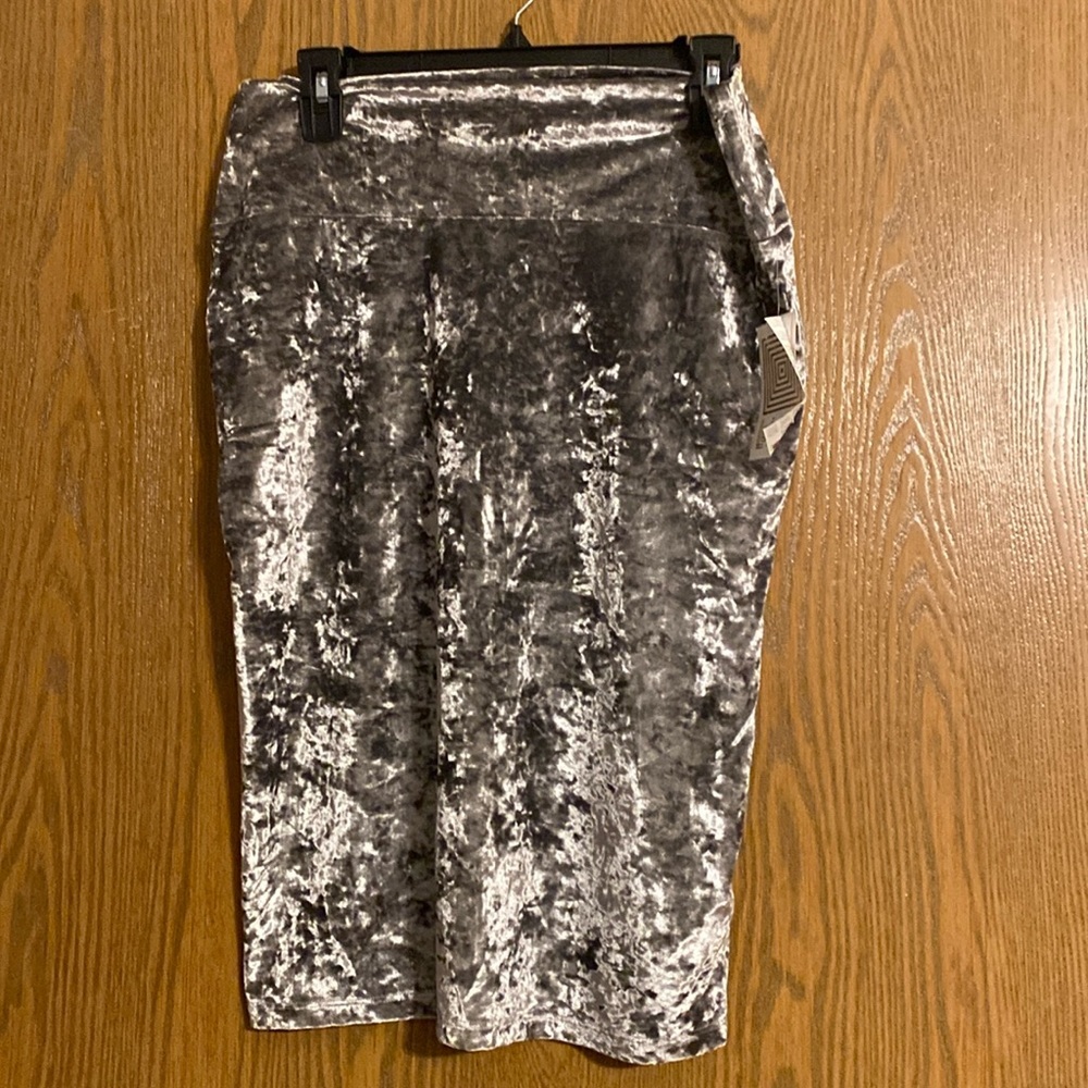 NWT Lularoe Cassie Size L  Silver Pencil Skirt